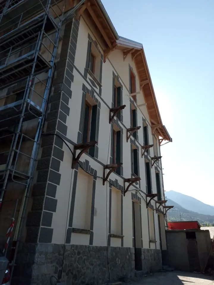 Bureau Bois Concept Rénovation après sinistre par incendie à Guillestre