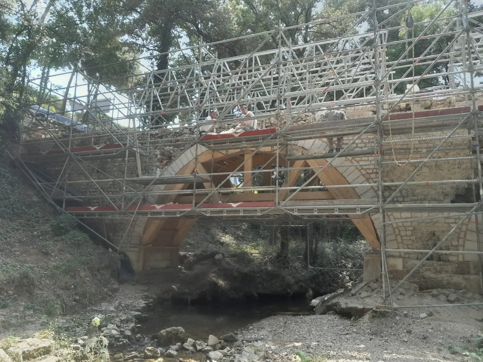 Bureau Bois Concept Aqueduc de la Bouillide Bureau Bois Concept Aqueduc de la Bouillide Etaiements