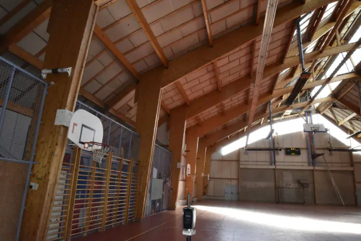 Bureau Bois Concept Gymnase Saint Bonnet en Champsaur